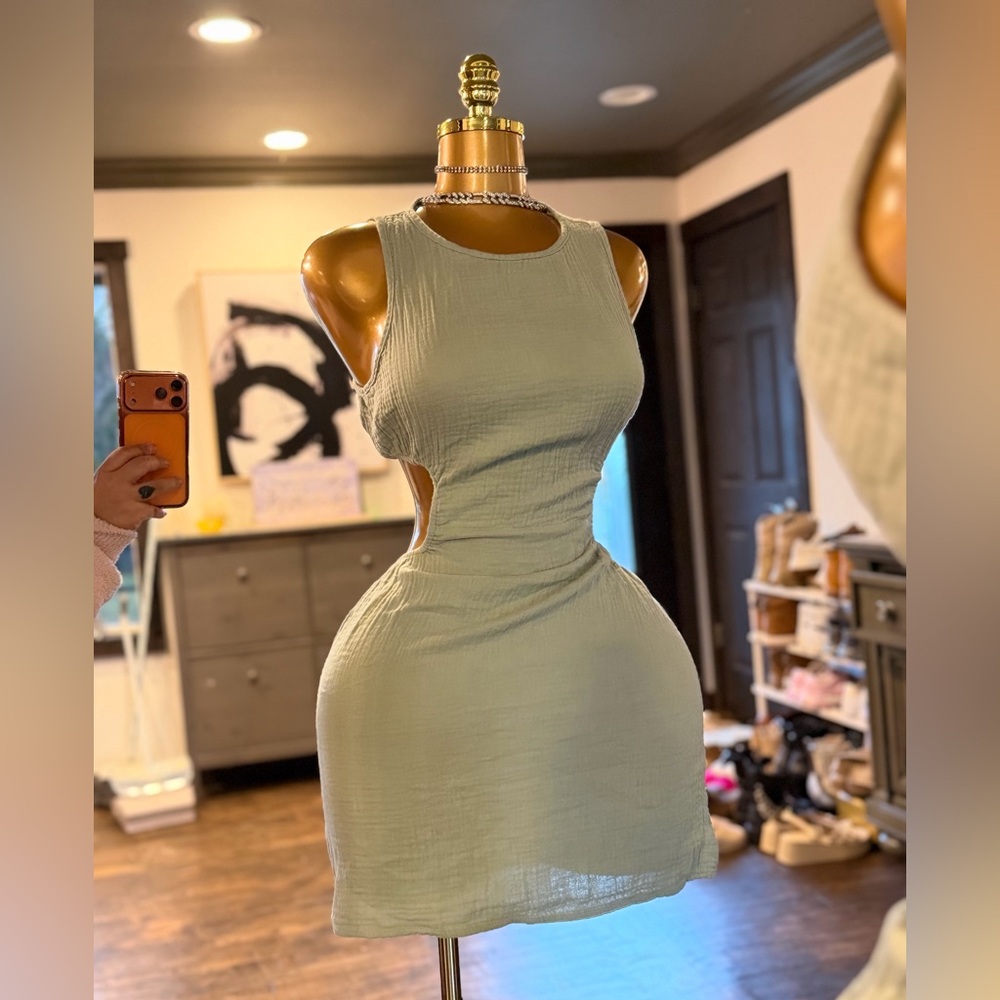 SHEIN Light Sage Green Sleeveless Cutout Mini Dress